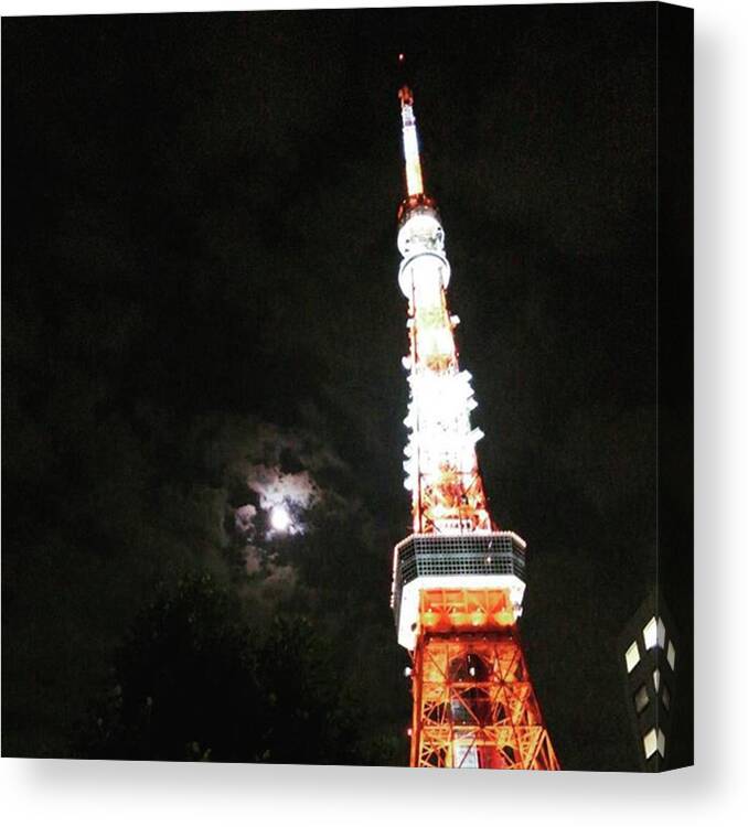  Canvas Print featuring the photograph Super Moon With Tokyo Tower by Nori Strong