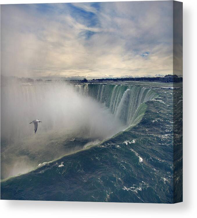 Spray Canvas Print featuring the photograph Niagara Falls by Istvan Kadar Photography