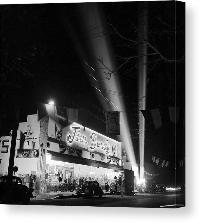 Exterior Canvas Print featuring the photograph Supermarket in San Francisco by Walter Sanders