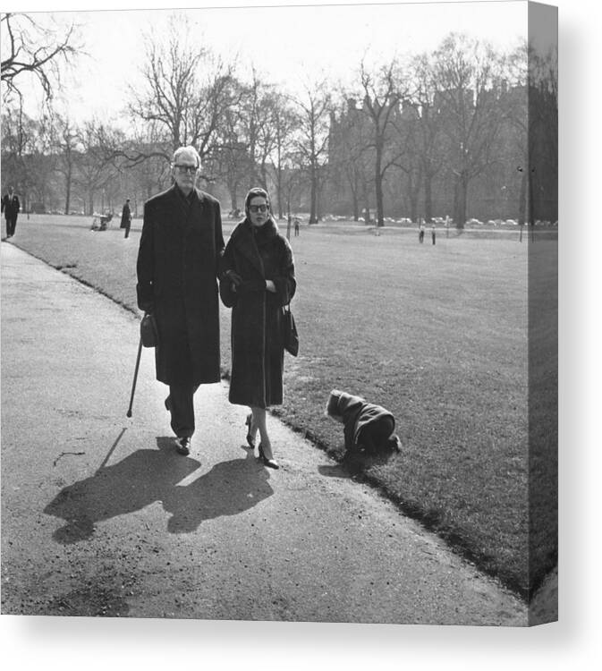 Hyde Park Canvas Print featuring the photograph The Klemperers by Erich Auerbach