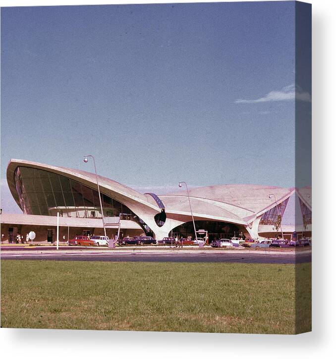 Wind Canvas Print featuring the photograph Twa Terminal by Hulton Archive