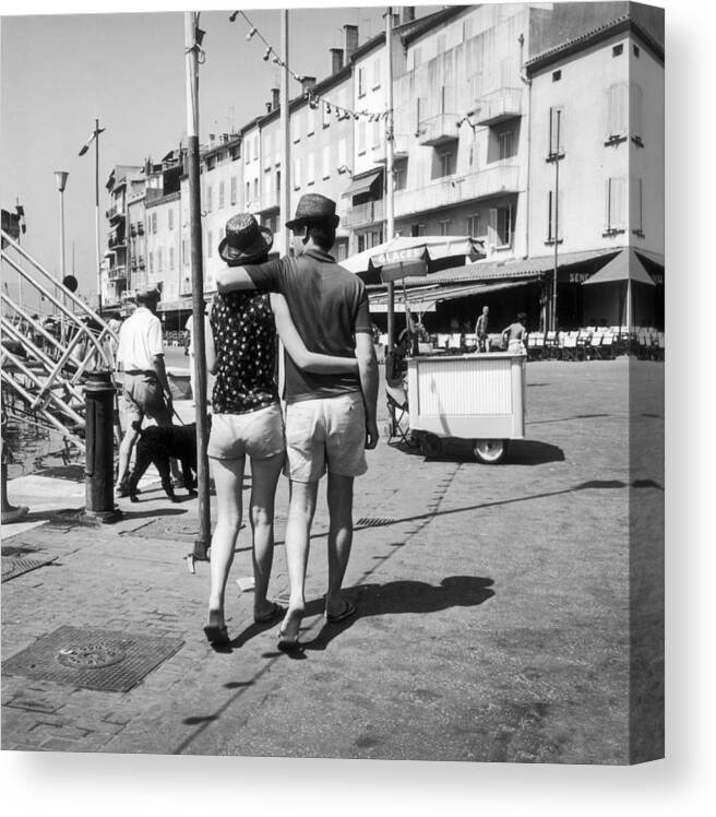 St Tropez Canvas Print featuring the photograph Walkers In Saint-tropez by Keystone-france