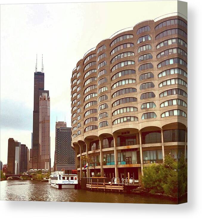 Chicago Canvas Print featuring the photograph Willis Tower To the Left by Lorraine Devon Wilke
