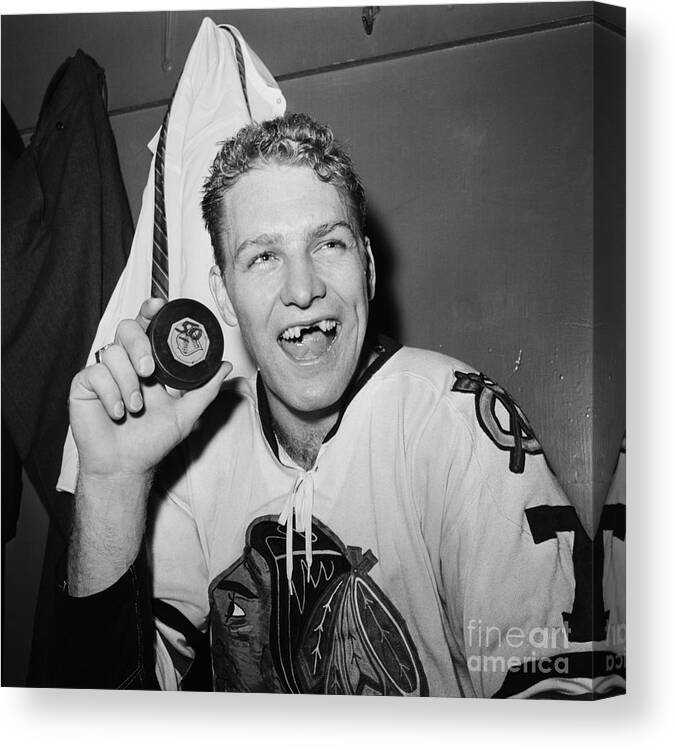 Bobby Canvas Print featuring the photograph Bobby Hull 50 goal by Action