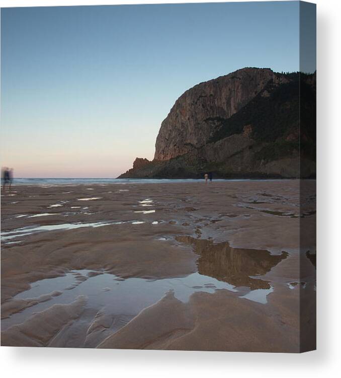 Urdaibai Canvas Print featuring the photograph Laga by Natura Argazkitan