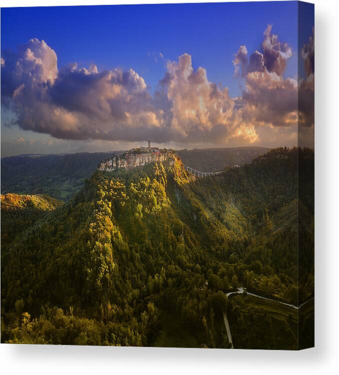 Tranquility Canvas Print featuring the photograph Up the hill by Edoardogobattoni.net