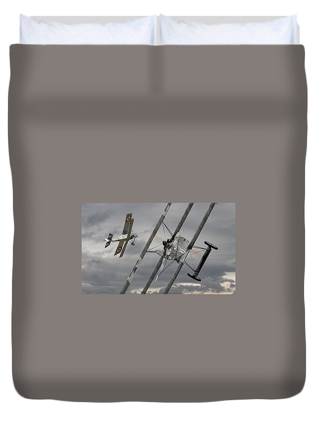 Aircraft Duvet Cover featuring the digital art Gotcha by Pat Speirs
