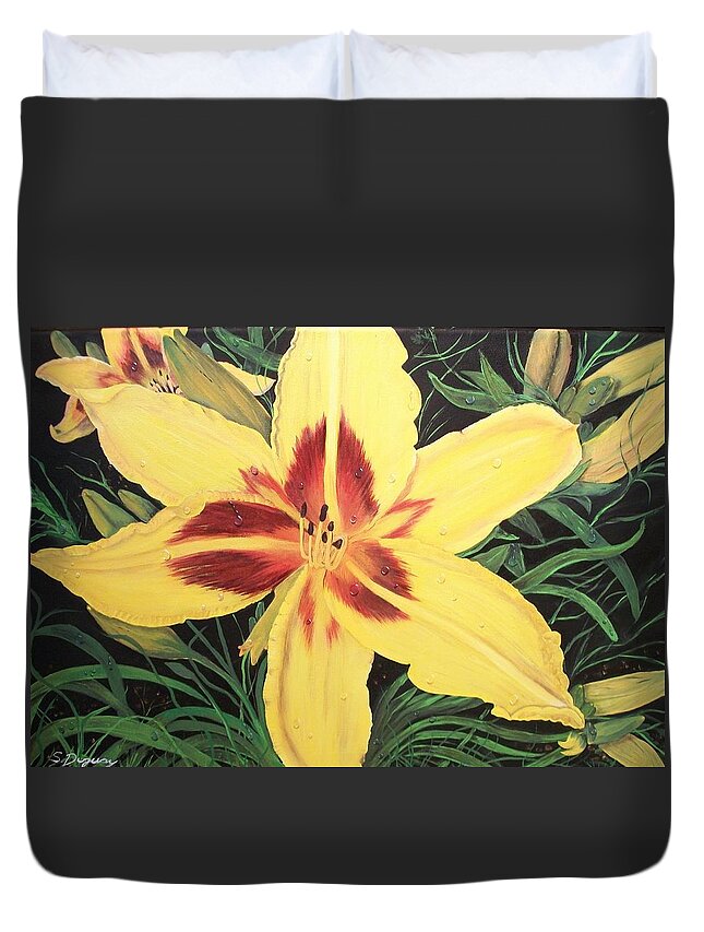  Firery Center Duvet Cover featuring the painting Yellow Lily by Sharon Duguay