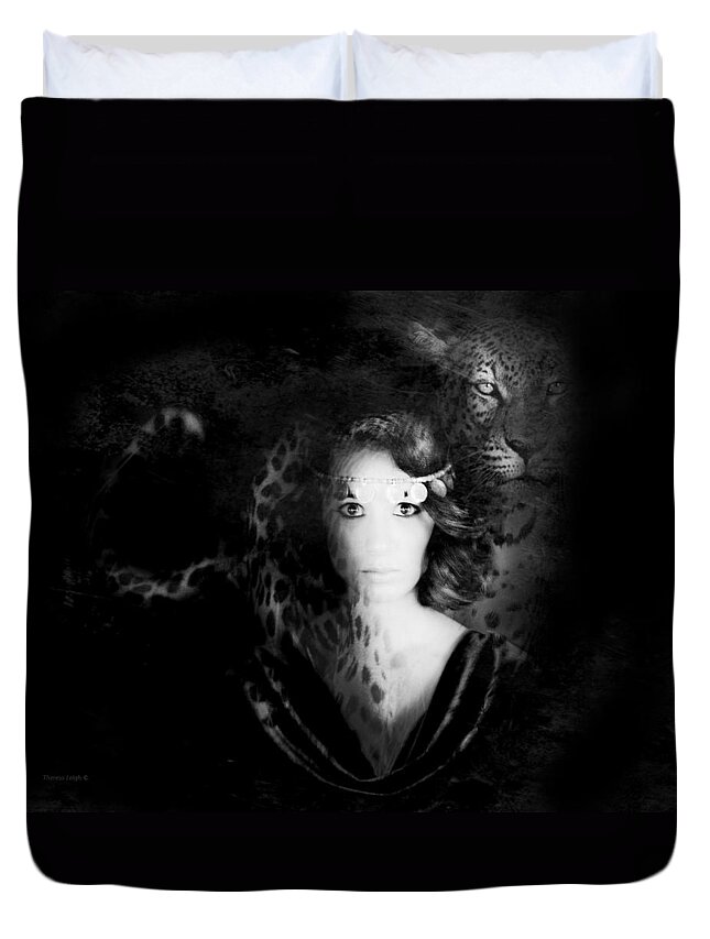 Art Deco Duvet Cover featuring the photograph Casati by Theresa Tahara
