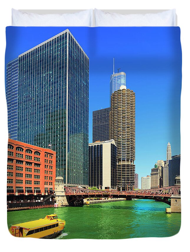Apartment Duvet Cover featuring the photograph Chicago Financial District #1 by Pawel.gaul