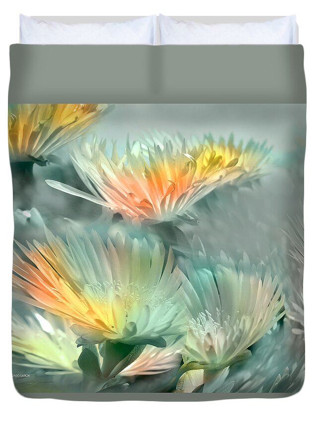 Flowers Photos Duvet Cover featuring the photograph Fiesta Floral #2 by Alfonso Garcia