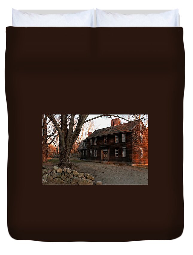 Hartwell Tavern Duvet Cover featuring the photograph Hartwell Tavern 2 by Jeff Heimlich