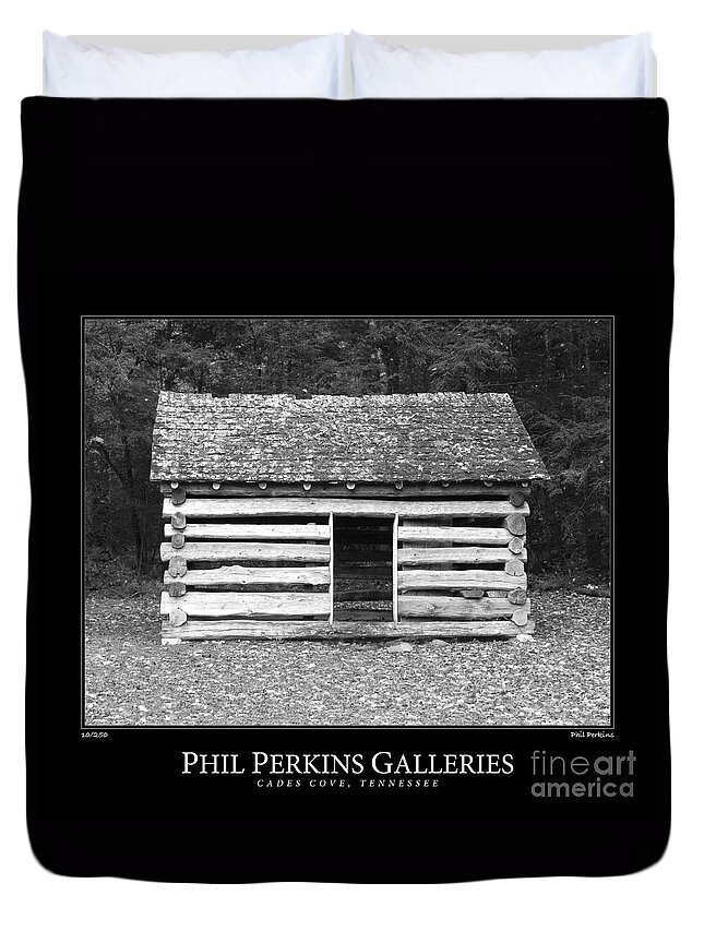 Photography Duvet Cover featuring the photograph Tennessee Wooden Structure #2 by Phil Perkins