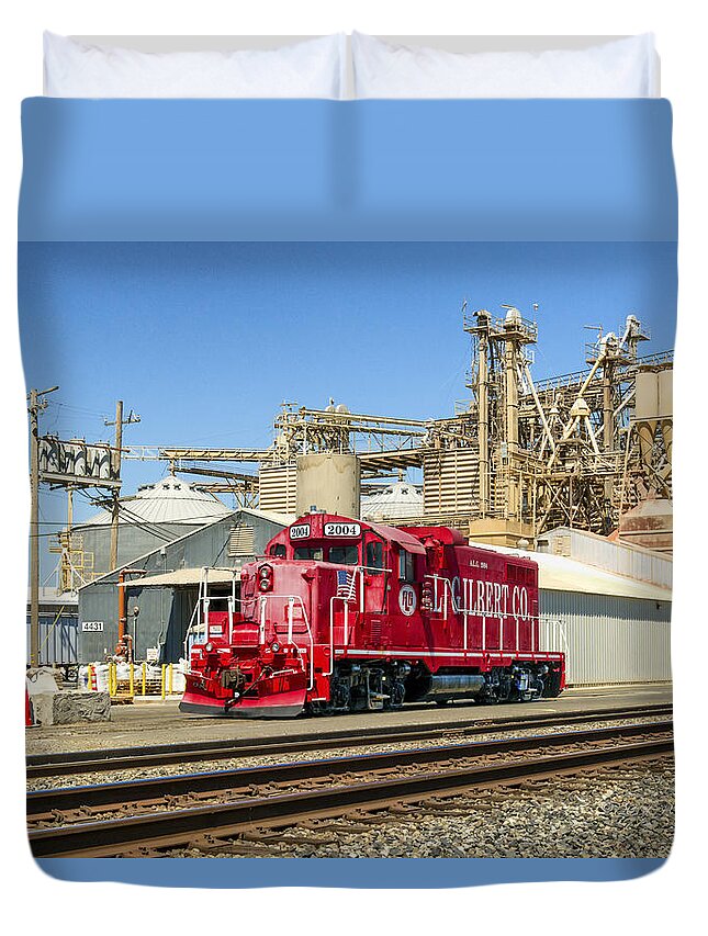 A.l. Gilbert Co. Duvet Cover featuring the photograph The Red Locomotive by Jim Thompson
