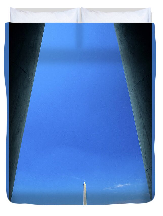 Tranquility Duvet Cover featuring the photograph The Washington Monument #1 by Hisham Ibrahim