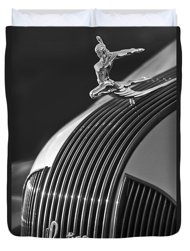 1935 Pontiac Sedan Duvet Cover featuring the photograph 1935 Pontiac Sedan Hood Ornament 3 by Jill Reger