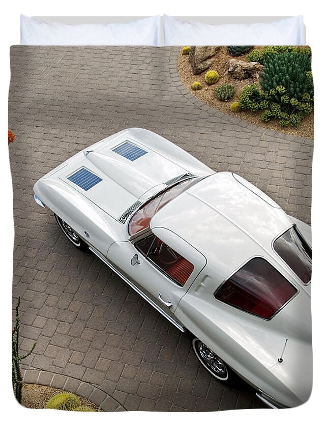 1963 Chevrolet Corvette Duvet Cover featuring the photograph 1963 Chevrolet Corvette Split Window -440c by Jill Reger