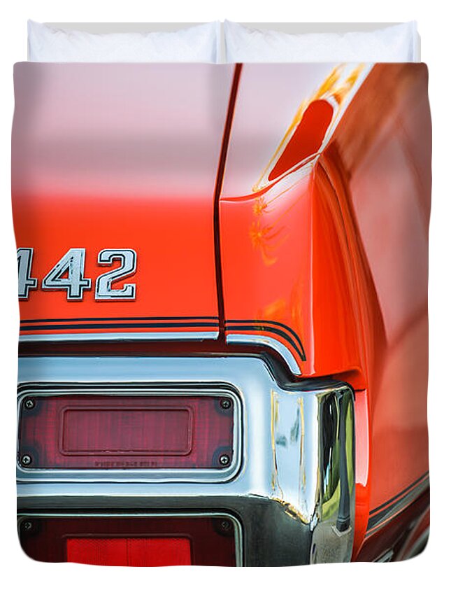 1971 Oldsmobile 442 Convertible Taillight Emblem Duvet Cover featuring the photograph 1971 Oldsmobile 442 Convertible Taillight Emblem -1683c by Jill Reger