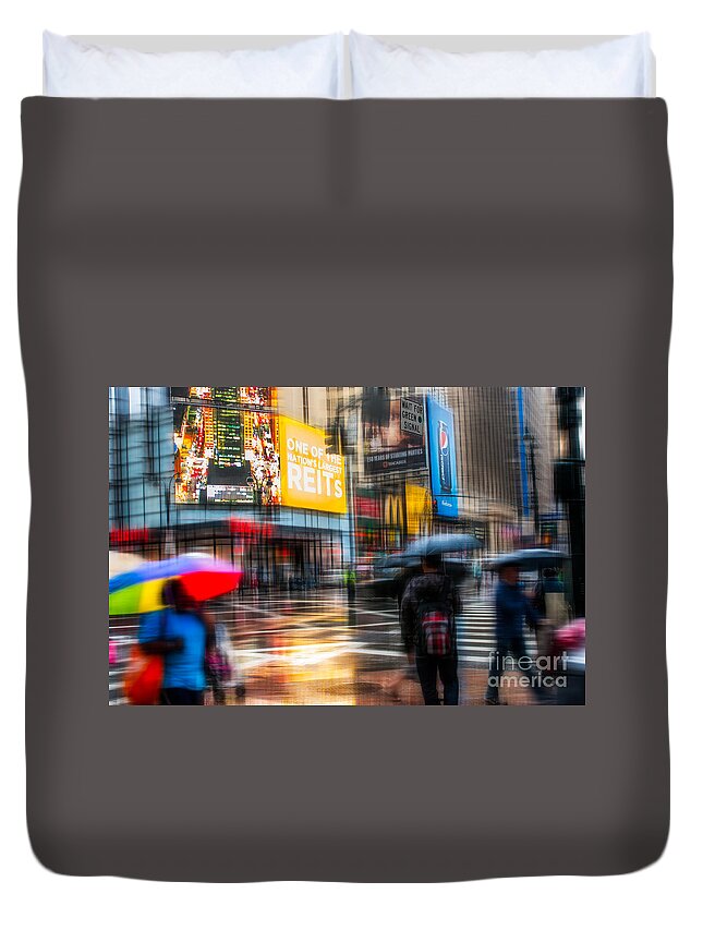 Nyc Duvet Cover featuring the photograph A Rainy Day In New York by Hannes Cmarits