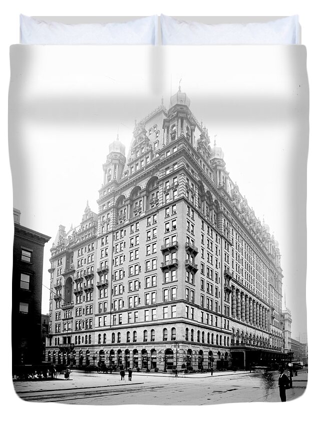 Architecture Duvet Cover featuring the photograph Nyc, Original Waldorf-astoria Hotel #2 by Science Source