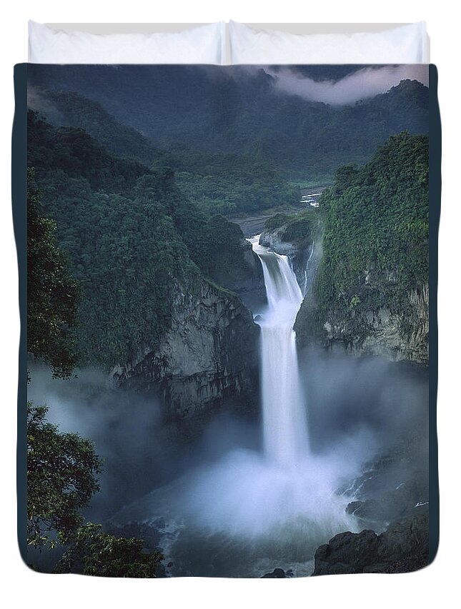 Feb0514 Duvet Cover featuring the photograph San Rafael Falls On The Quijos River #2 by Pete Oxford