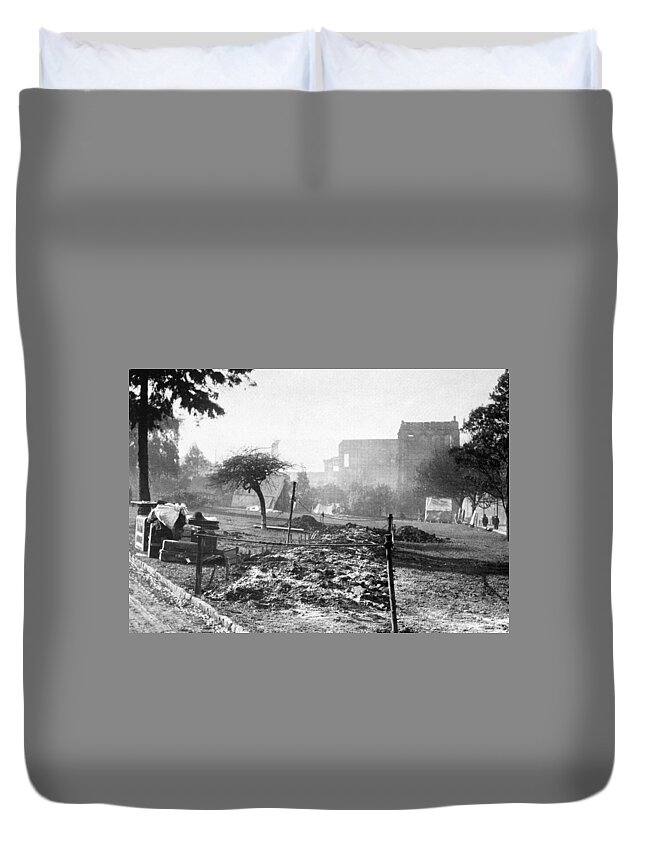 1906 Duvet Cover featuring the photograph San Francisco Earthquake #25 by Granger