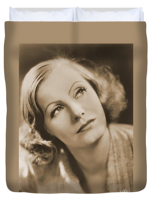 Entertainment Duvet Cover featuring the photograph Greta Garbo, Hollywood Movie Star #3 by Photo Researchers