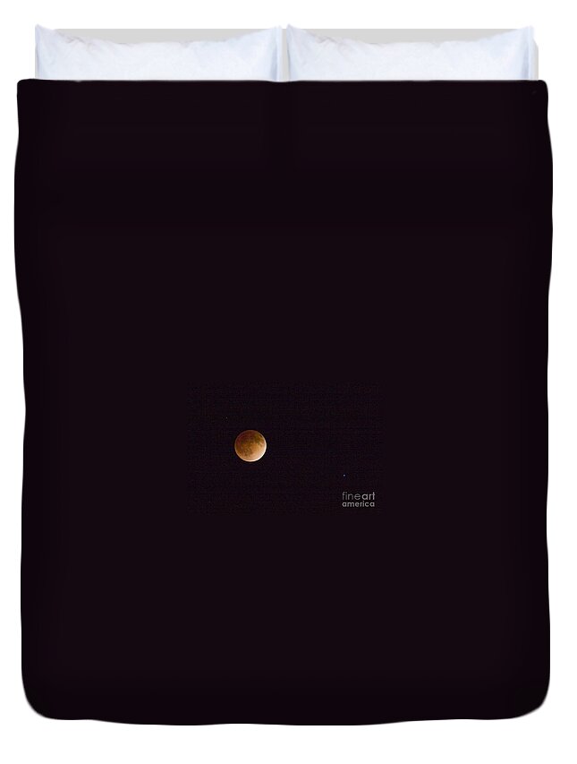 Moon Duvet Cover featuring the photograph Blood Moon #5 by Steven Krull