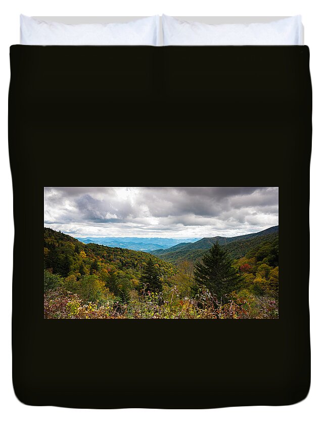Blue Ridge Parkway Duvet Cover featuring the photograph Great Smoky Mountains #5 by Raul Rodriguez