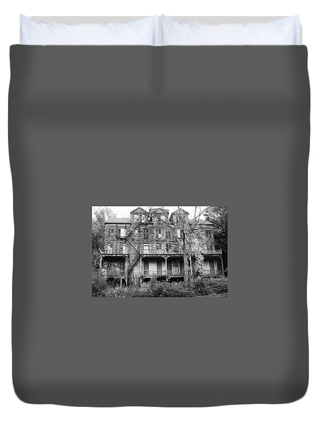Abandoned Duvet Cover featuring the photograph Abandoned 8284 by Guy Whiteley