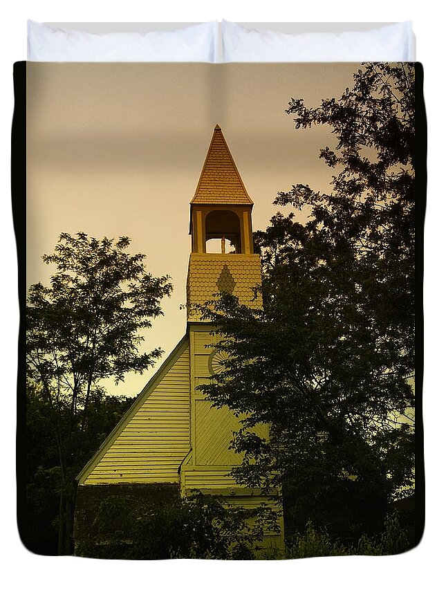 Wood Duvet Cover featuring the photograph An Old Church Near Moxee Wa by Jeff Swan