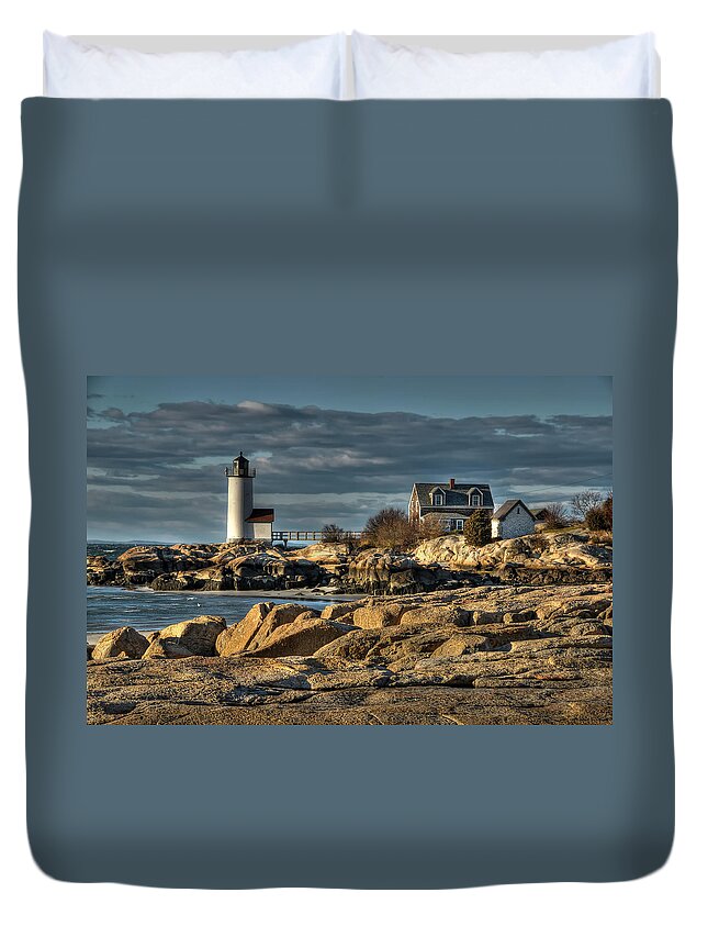 Annisquam Lighthouse Duvet Cover featuring the photograph Annisquam Lighthouse by Liz Mackney