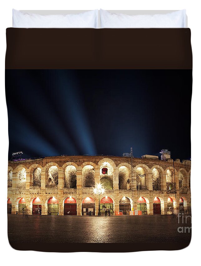 Autumn Duvet Cover featuring the photograph Arena di Verona at night - Italy by Matteo Colombo