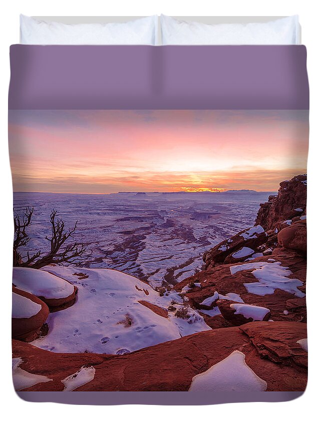 Canyonlands Duvet Cover featuring the photograph Atop Green River by Chad Dutson