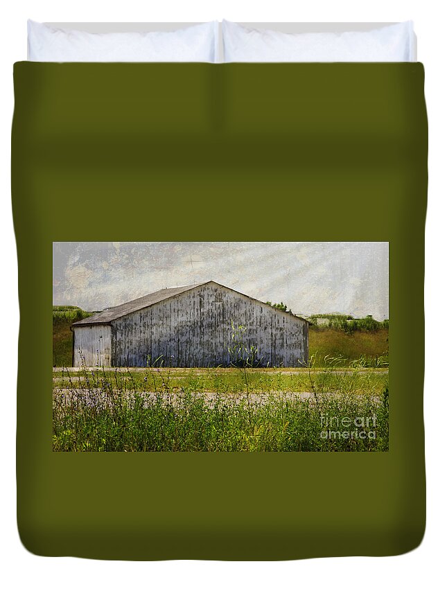 Eastern Iowa Duvet Cover featuring the photograph  Finding A Iowa Gem - Luther Fine Art by Luther Fine Art