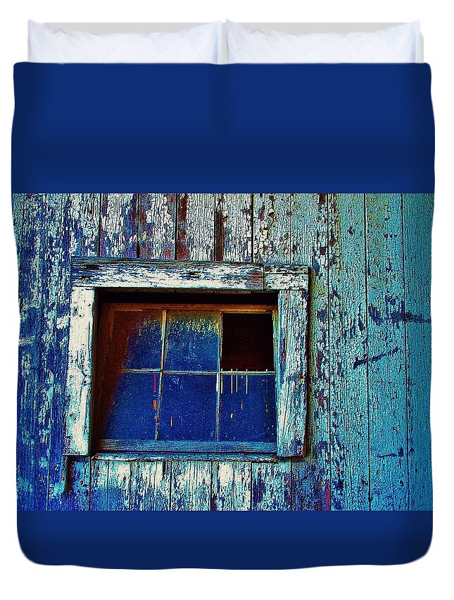 Barn Duvet Cover featuring the photograph Barn Window 1 by Daniel Thompson