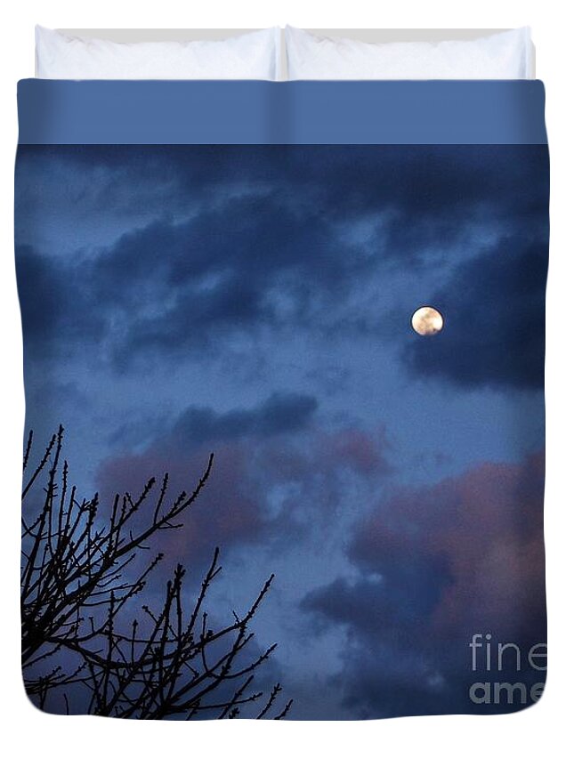Sunset Duvet Cover featuring the photograph Be GRATEFUL by Angela J Wright