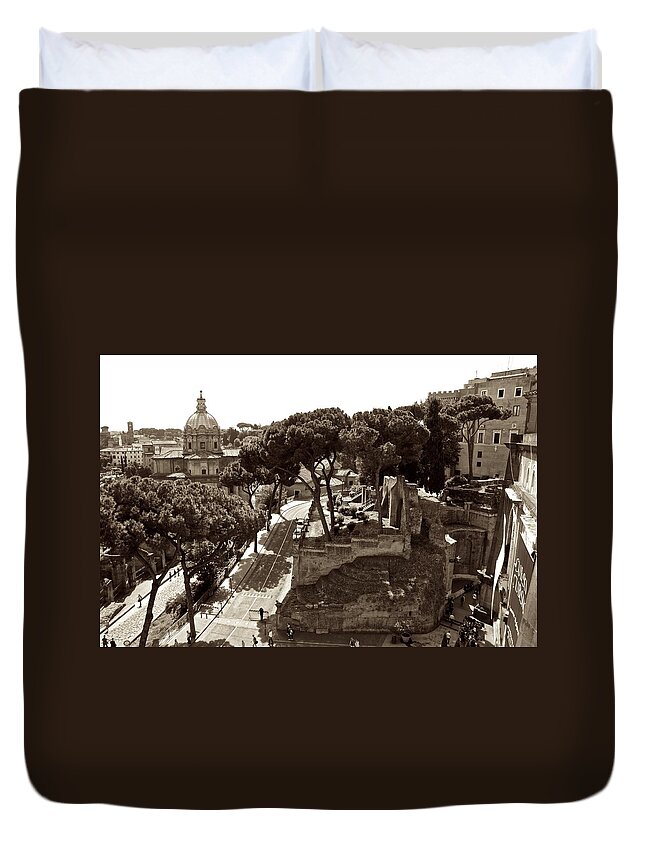 Rome Duvet Cover featuring the photograph Below the Capitoline Hill by Eric Tressler