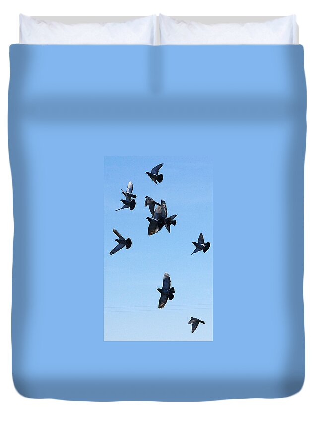 Tulsa Photographs Duvet Cover featuring the photograph Birds in Flight I by Vernis Maxwell
