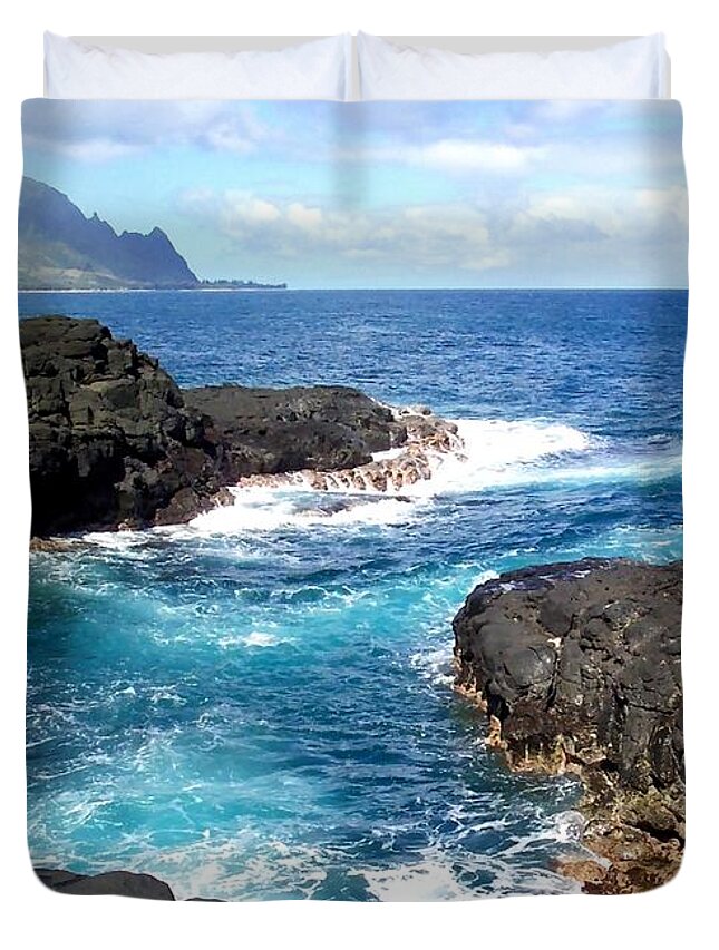 Sunset Duvet Cover featuring the photograph Blue Waters of Queens Bath - Kauai Hawaii by Amy McDaniel