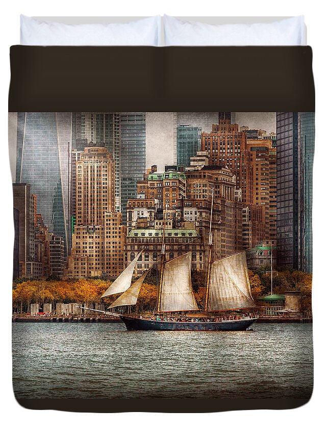 Skyline Duvet Cover featuring the photograph Boat - Governors Island NY - Lower Manhattan by Mike Savad