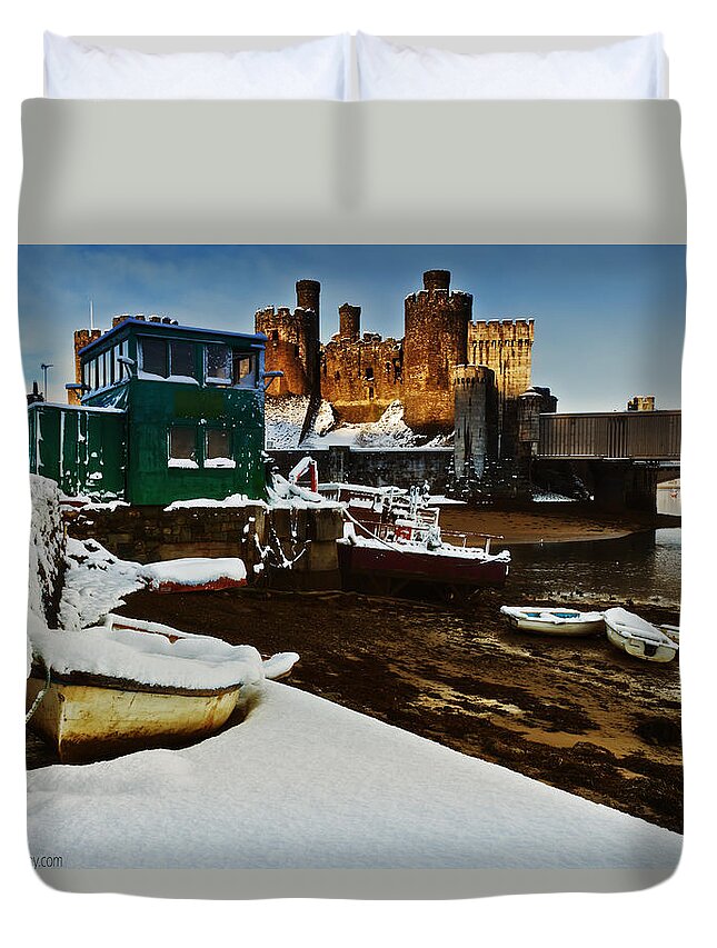 Snow Duvet Cover featuring the photograph Boats in snow at the Castle by B Cash