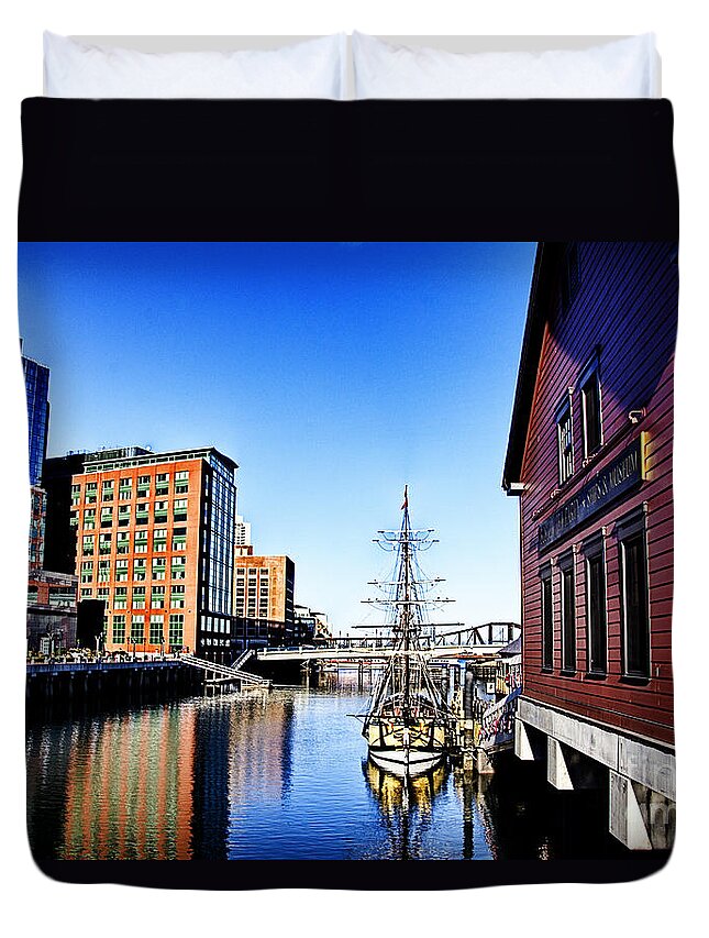 Boston Waterboat Marina Duvet Cover featuring the photograph Boston-Teaparty V2 by Douglas Barnard