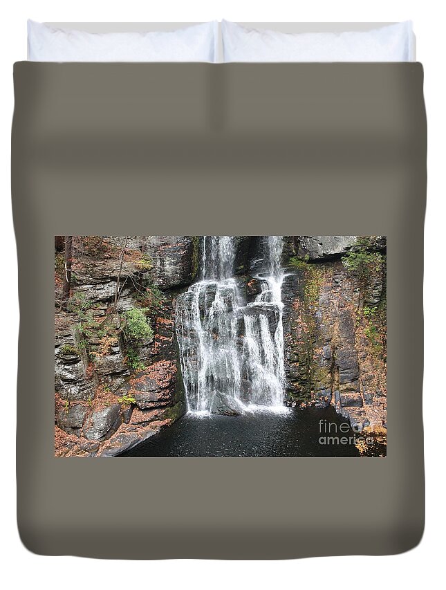 Bushkill Falls Duvet Cover featuring the photograph Bushkill Falls by John Telfer