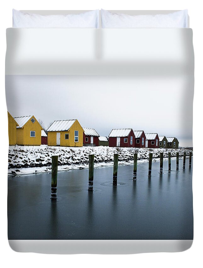 Building Duvet Cover featuring the photograph Cabins by the harbour by Mike Santis