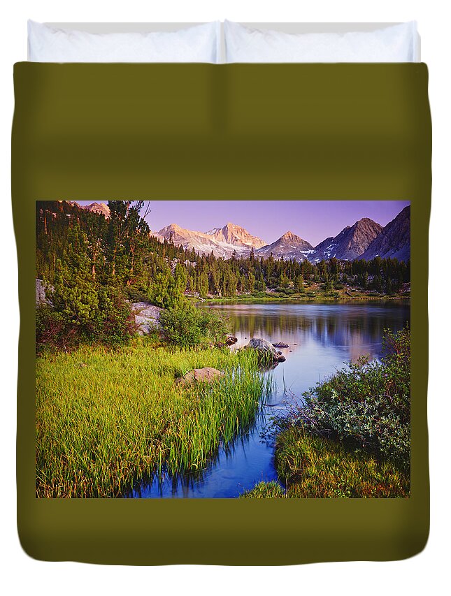Scenics Duvet Cover featuring the photograph Californias Sierra Nevada Range by Ron thomas