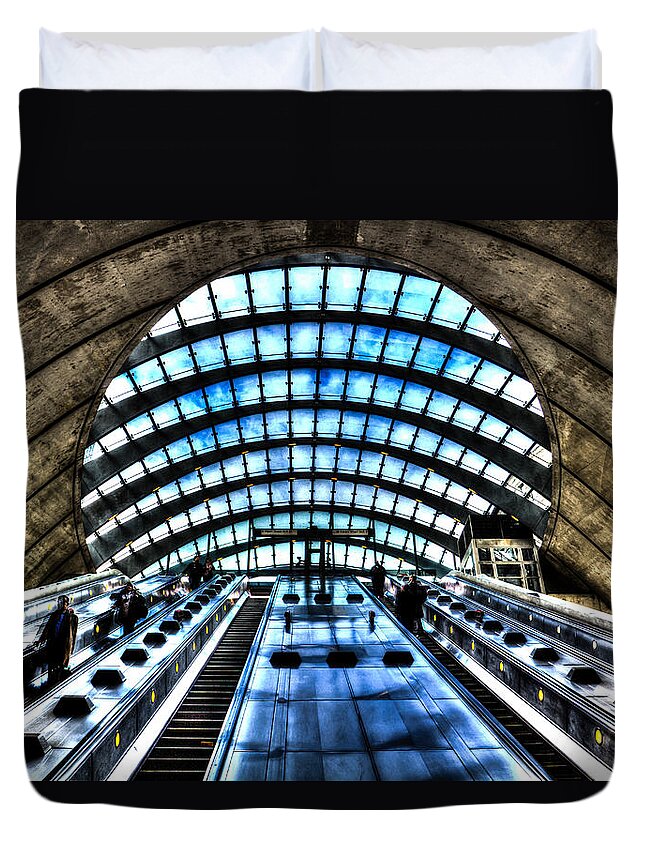 Canary Wharf Duvet Cover featuring the photograph Canary Wharf Station by David Pyatt