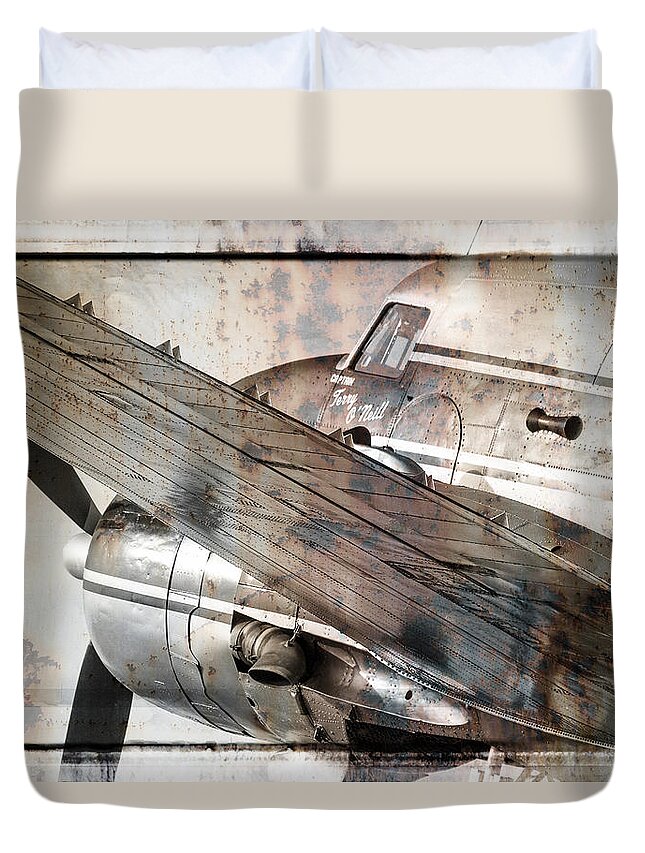Made In America Duvet Cover featuring the photograph Captain's Flight by Steven Bateson