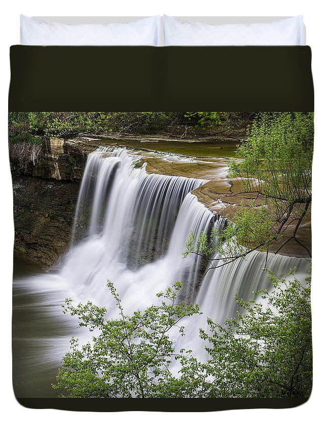 Waterfalls Duvet Cover featuring the photograph Chagrin Falls by Dale Kincaid