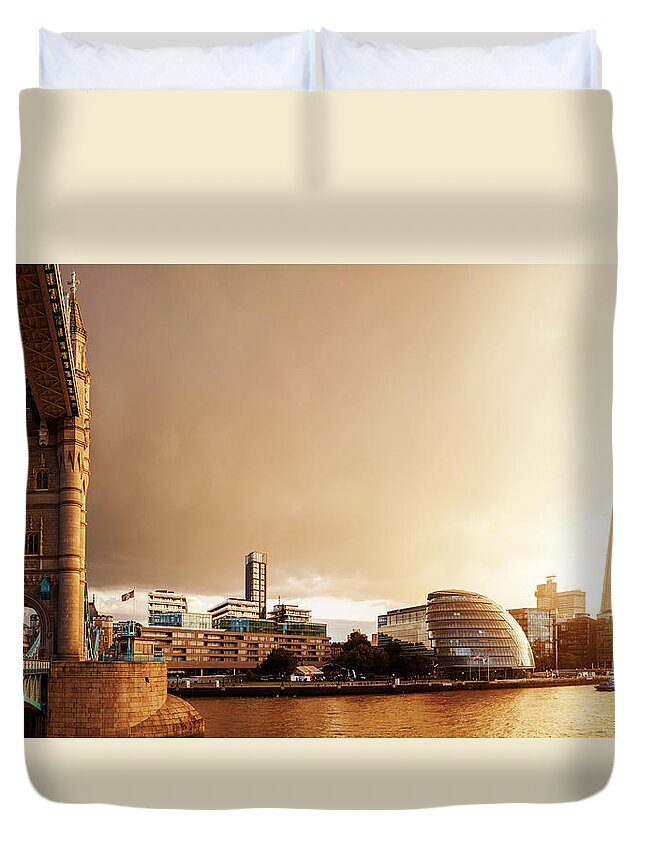 Panoramic Duvet Cover featuring the photograph Changing Faces Of London Skyline by Shomos Uddin